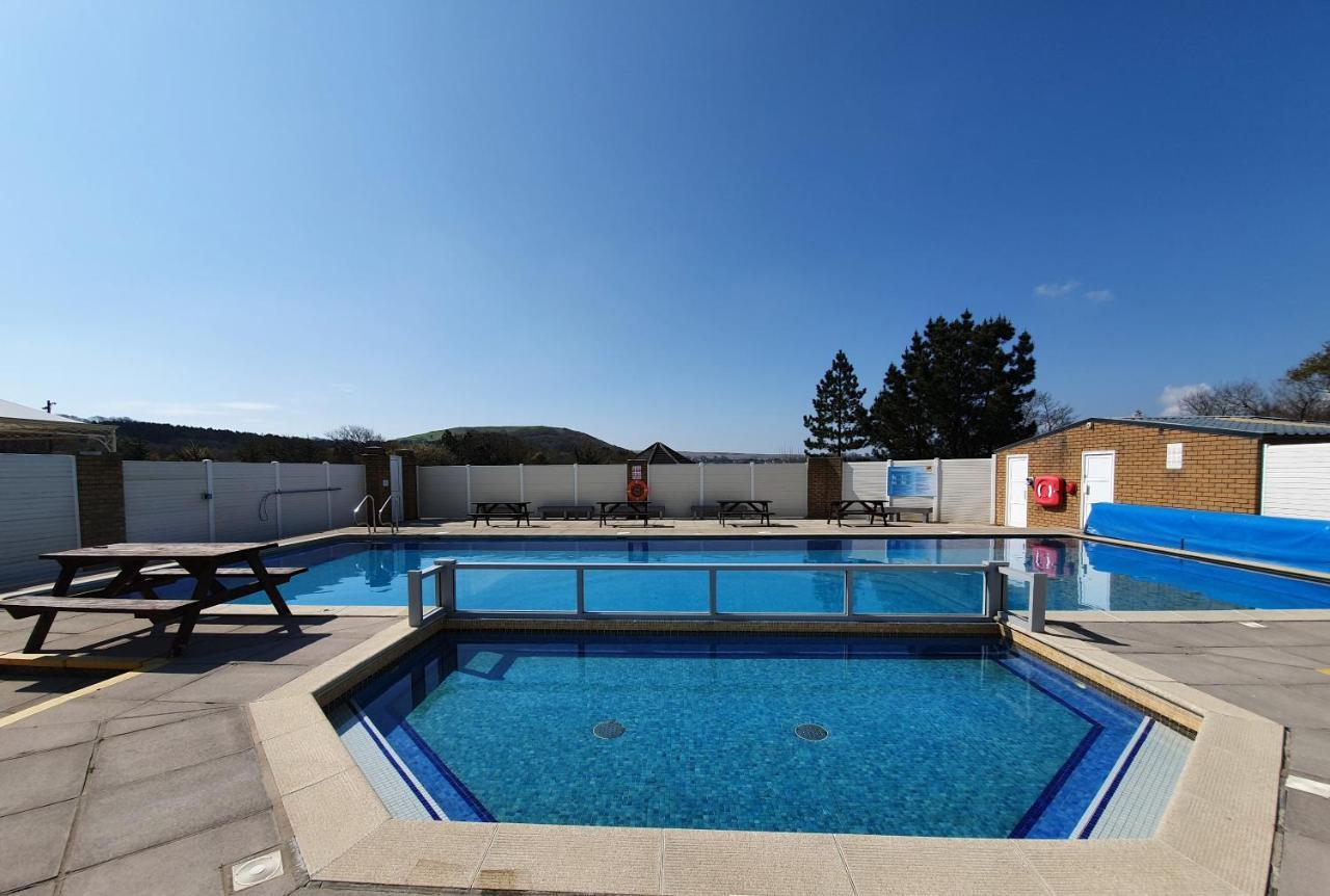 Llanrhidian Holiday Park Llanmorlais Екстер'єр фото