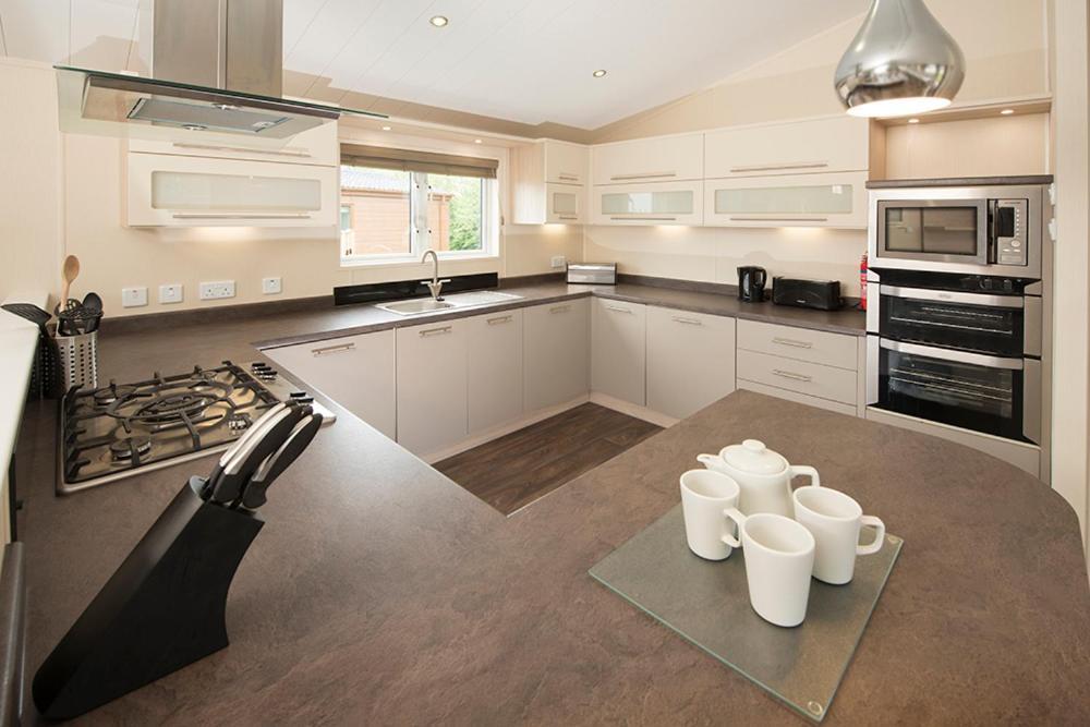 Llanrhidian Holiday Park Llanmorlais Екстер'єр фото